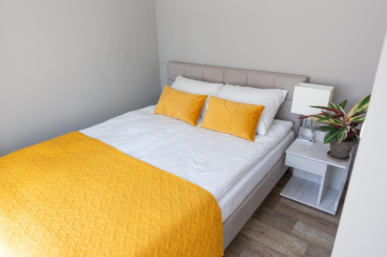 Moon Hostel Познан Екстериор снимка