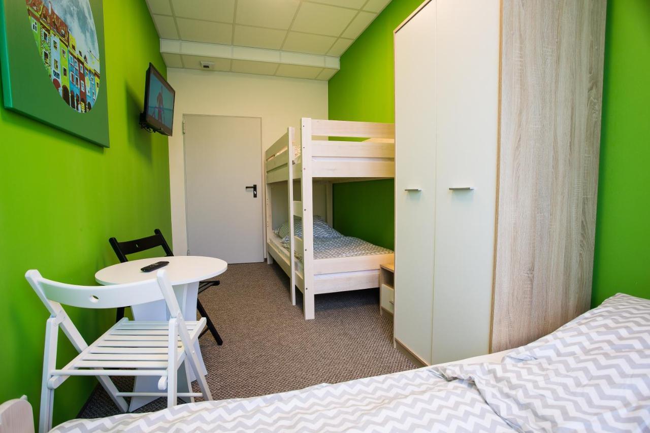Moon Hostel Познан Екстериор снимка