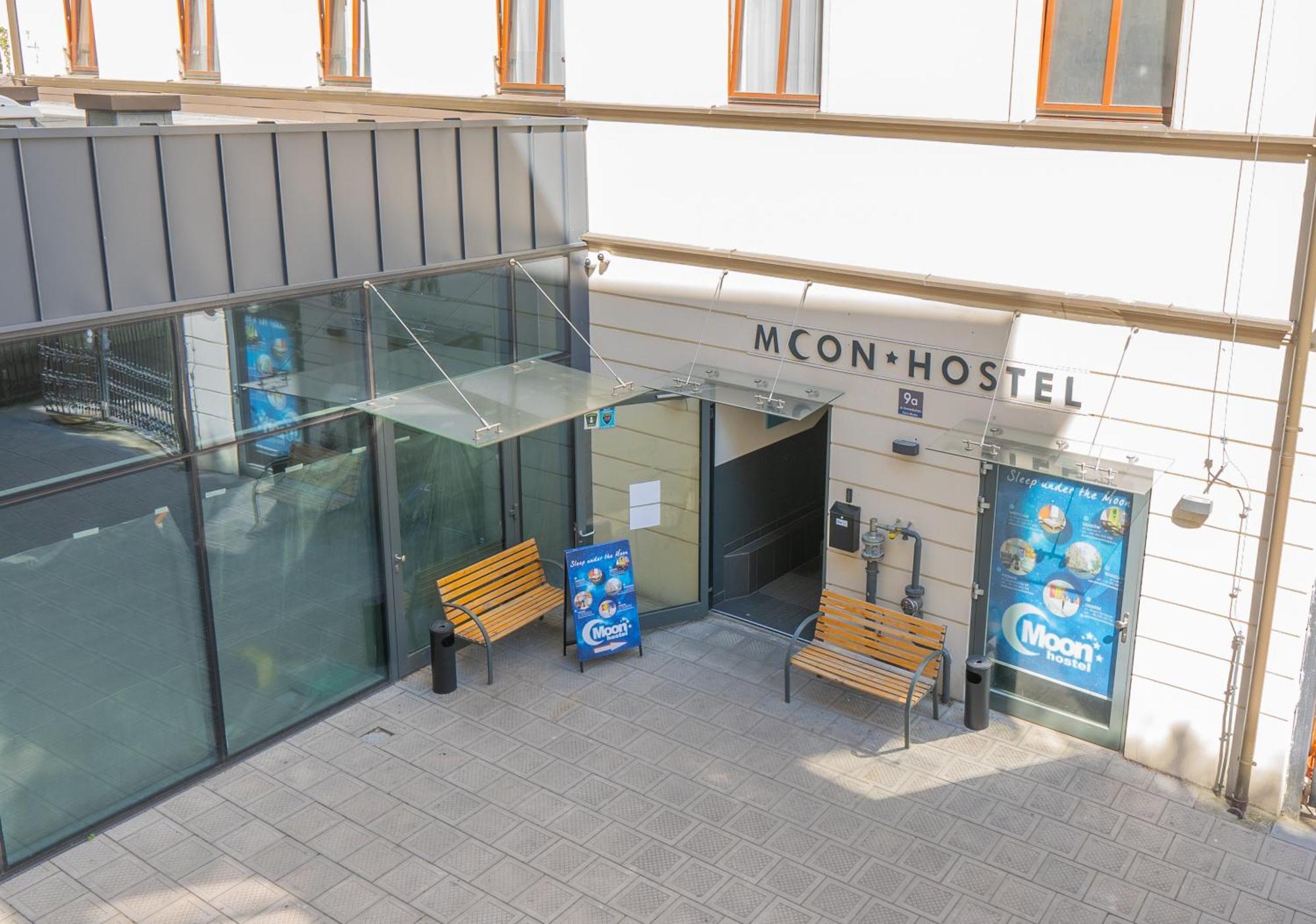 Moon Hostel Познан Екстериор снимка