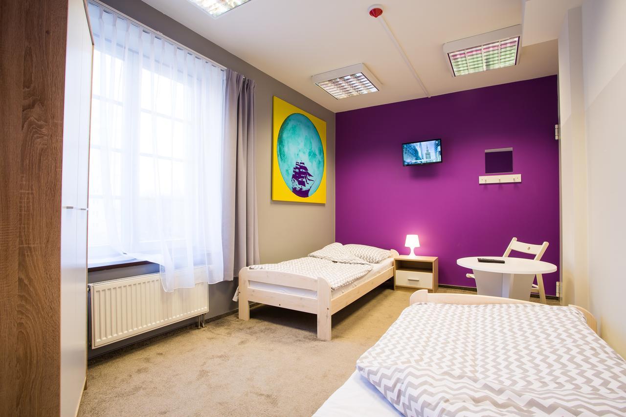 Moon Hostel Познан Екстериор снимка