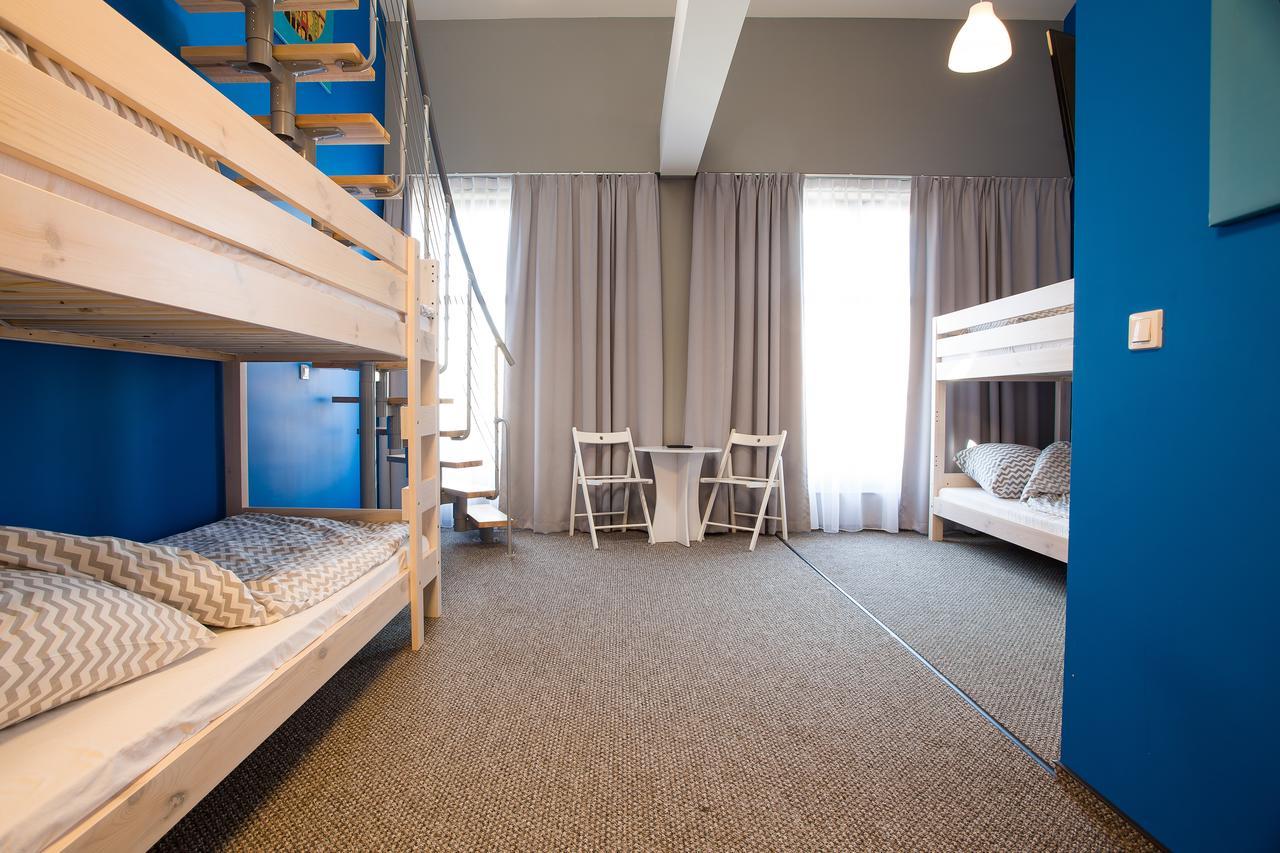 Moon Hostel Познан Екстериор снимка