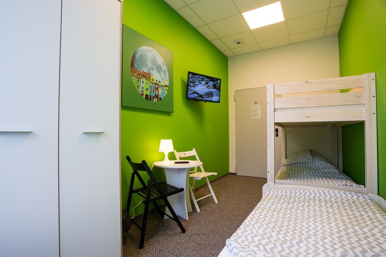 Moon Hostel Познан Екстериор снимка