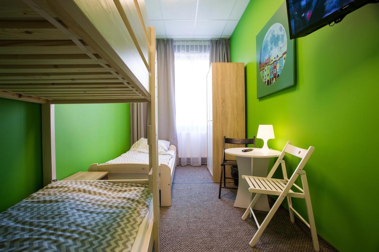 Moon Hostel Познан Екстериор снимка