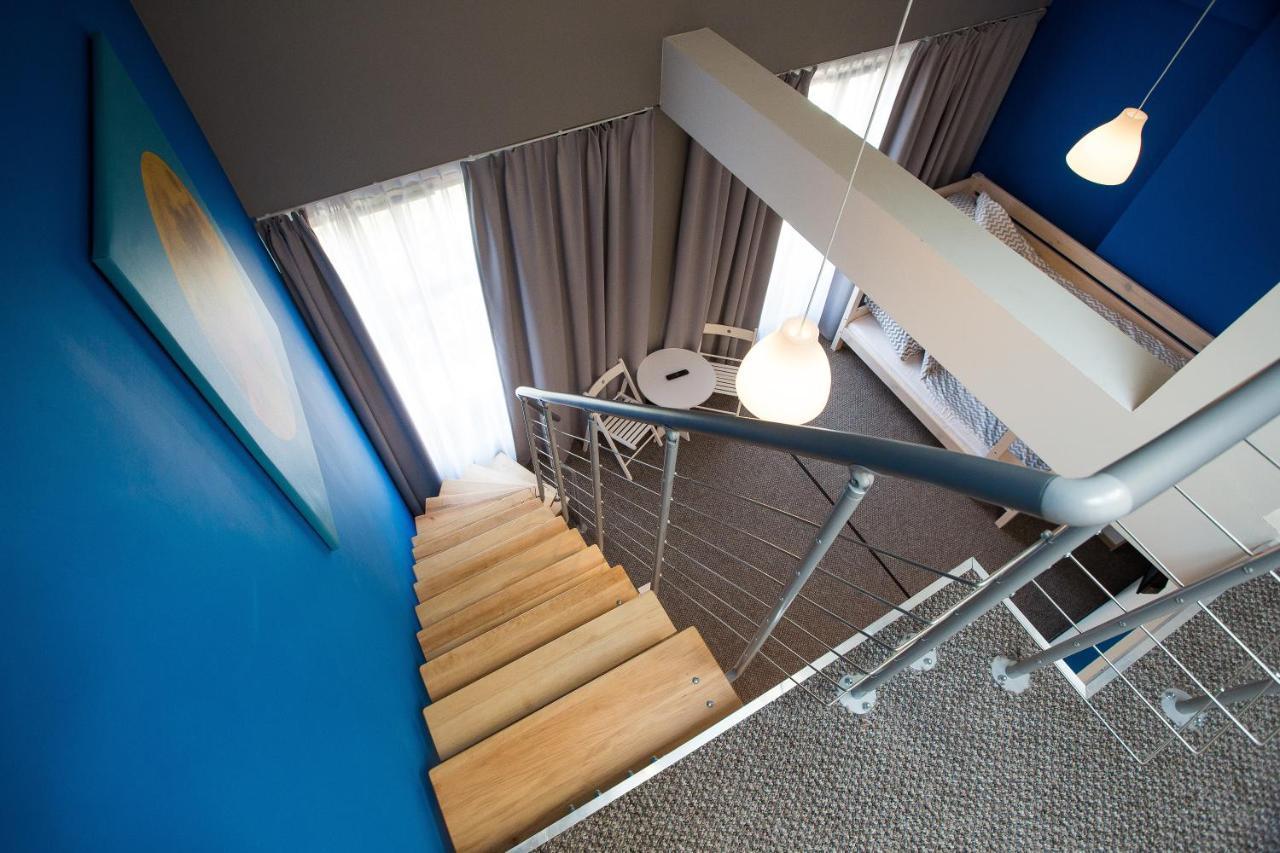 Moon Hostel Познан Екстериор снимка