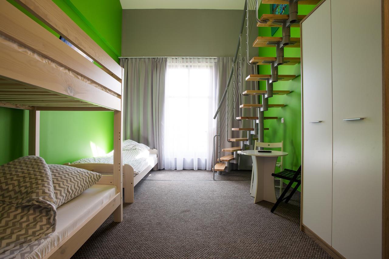 Moon Hostel Познан Екстериор снимка