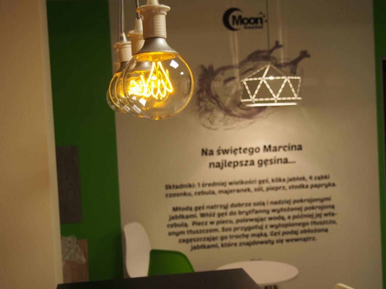 Moon Hostel Познан Екстериор снимка