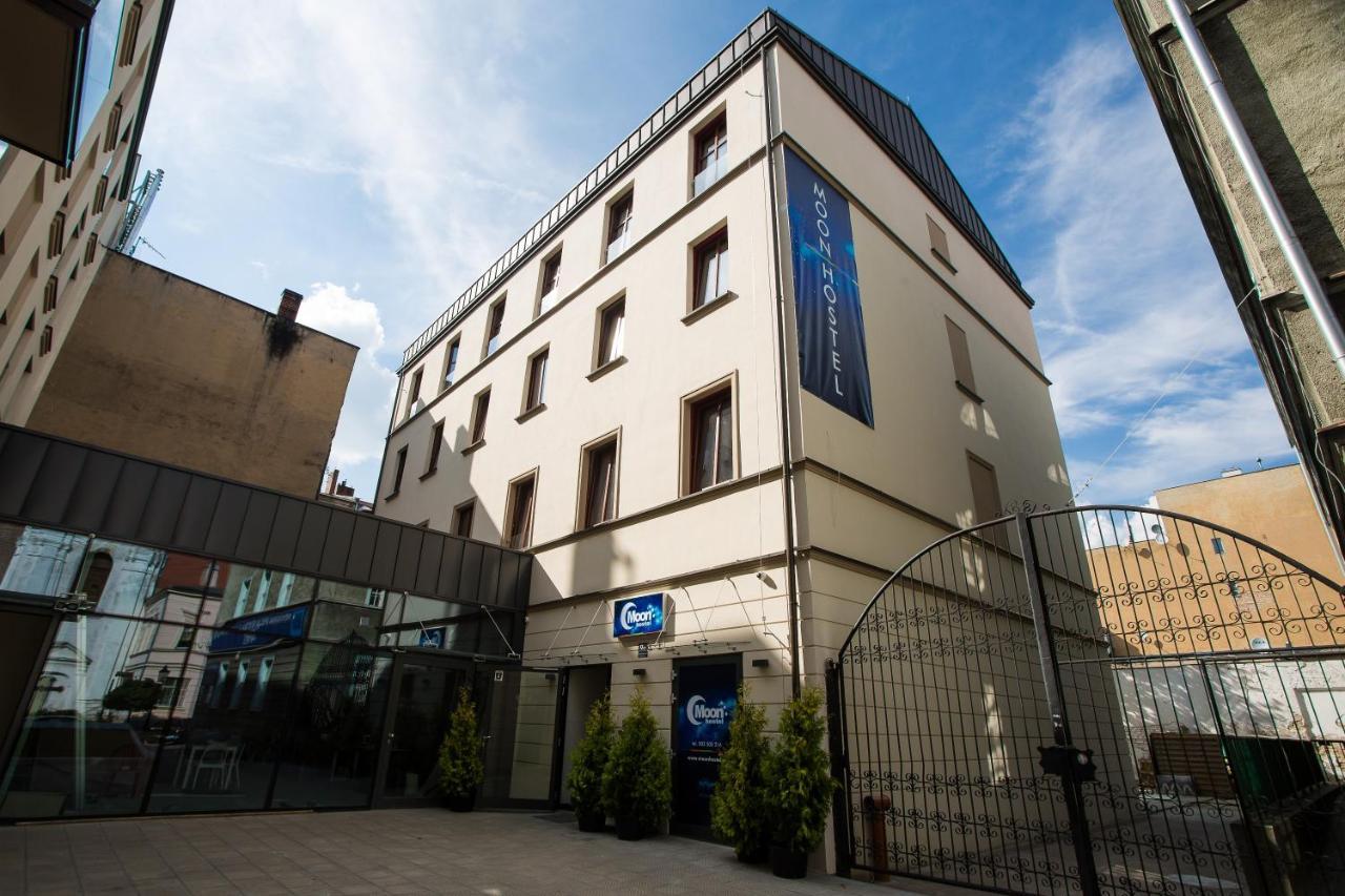 Moon Hostel Познан Екстериор снимка